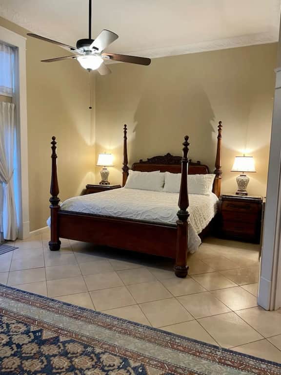 The Justin Room - Image 2