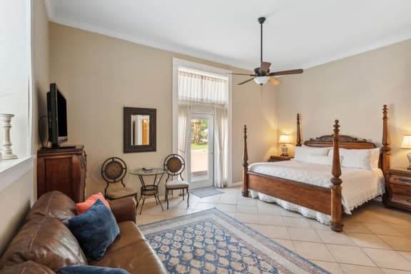 The Justin Room - Image 1